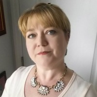 Profile Image of Holly Curvin